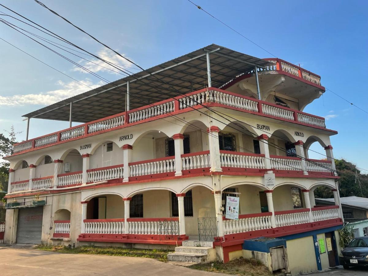 Arnold'S Guest House Сан-Игнасио Экстерьер фото