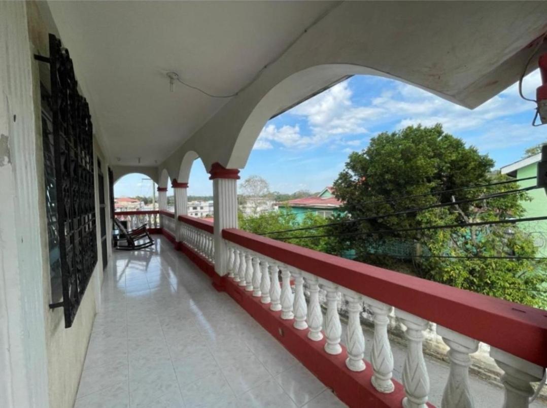 Arnold'S Guest House Сан-Игнасио Экстерьер фото